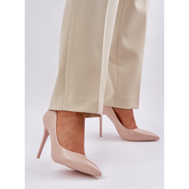 Pintados tacones altos con margen de color beige 2