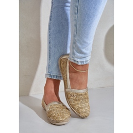 Elegantes alpargatas de cuero con una trenza beige y dorada de Zazoo 10178 3