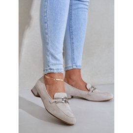 Jezzi Mocasines con un adorno en un delicado tacón ecológico beige 3