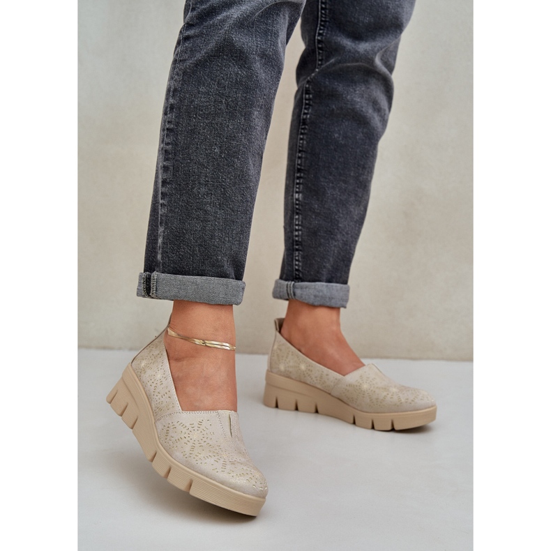 Jezzi Zapatos para mujeres con un patrón de cuña de oro dorado 2 Jezzi Zapatos para mujeres con un patrón de cuña de oro dorado 2