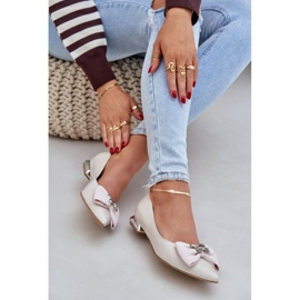 Laura Messi Pombas de mujer de cuero elegantes con una laurea Messi 2893 beige arco 2
