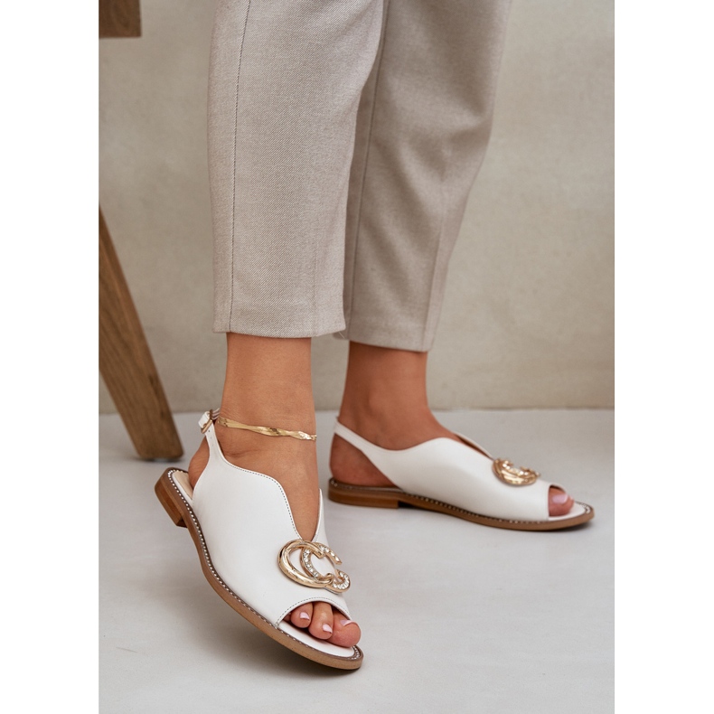 Sandalias de cuero de ceñada plana con la decoración Laura Messi 2865 beige 2