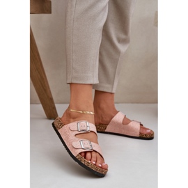 Material flip -flops en una suela de corcho con hebillas rosadas 2