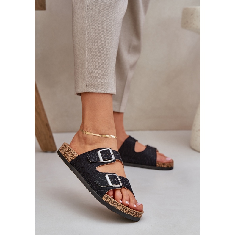 Material chanclas en una suela de corcho con abrazaderas negras negro 2