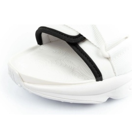 Zapatillas Adidas Ozweego Sandalia H67276 blanco 15