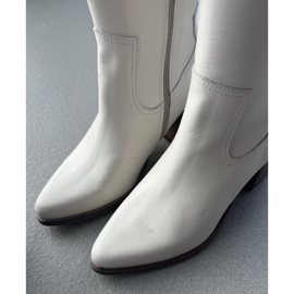 Botas de cuero frente a la rodilla en el poste blanco Zazoo 3675 9