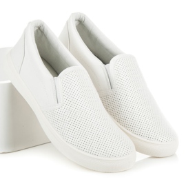 Slipons calados blanco 5