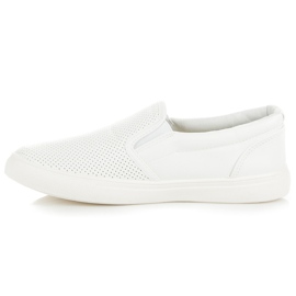 Slipons calados blanco 3