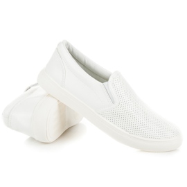 Slipons calados blanco 4