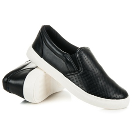 Slipons calados negro 4