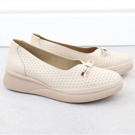Zapatos en la plataforma de trabajo abierta de Vinceza 7896 beige 2