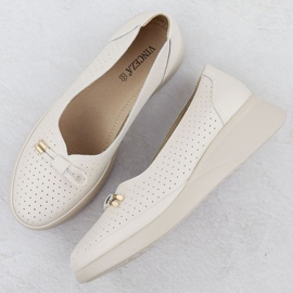 Zapatos en la plataforma de trabajo abierta de Vinceza 7896 beige 3