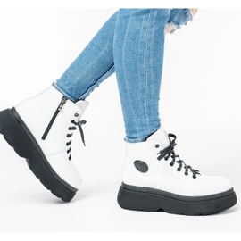 KOMODO Botas de cuero para mujeres en el grueso suela Pollonus White 5-1567-004 blanco 3