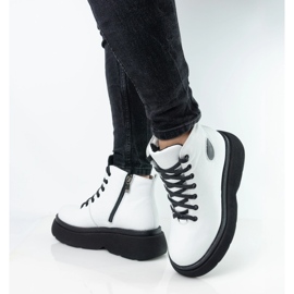 KOMODO Botas de cuero para mujeres en el grueso suela Pollonus White 5-1567-004 blanco 6