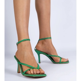 Sandalias verdes japonesas en szpilka 1