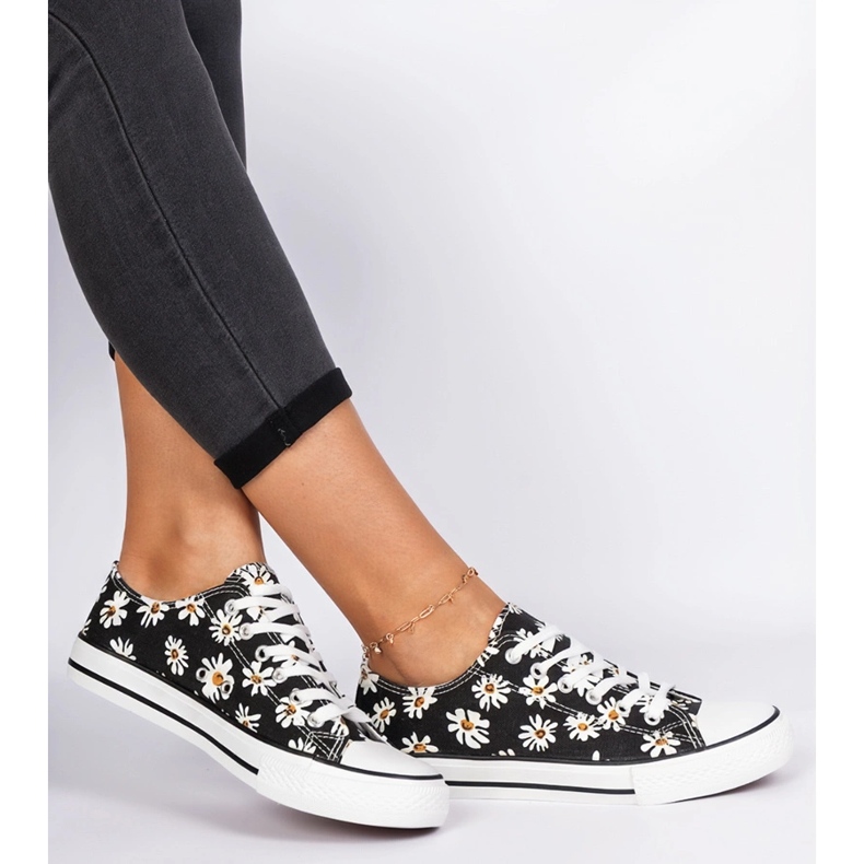Zapatillas de tela para mujeres negras con flores negro 2
