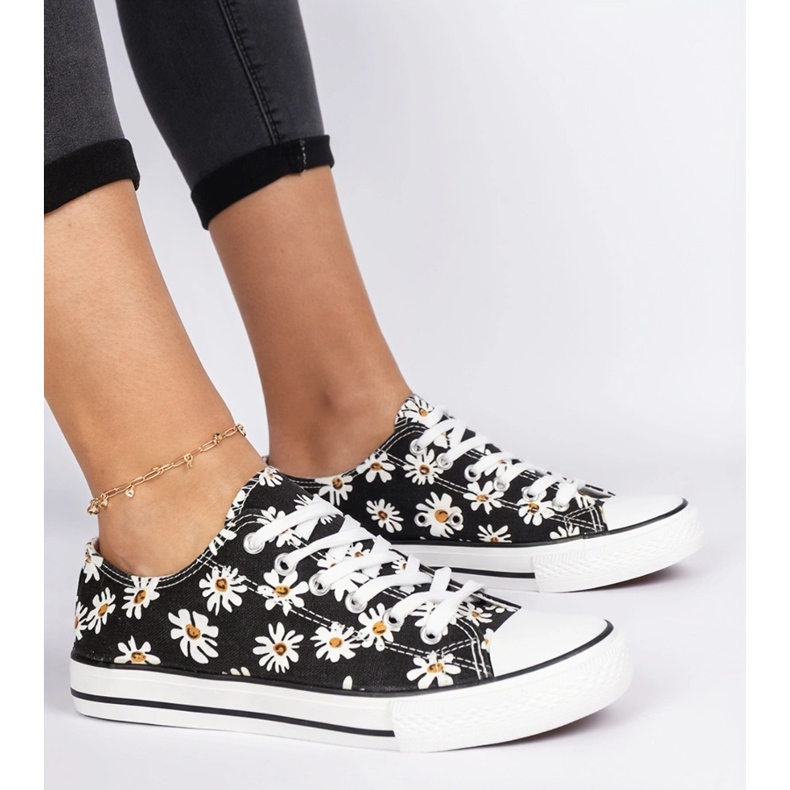 Zapatillas de tela para mujeres negras con flores negro 1