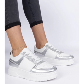 Zapatillas de deporte para mujeres plateadas en una suela gruesa plata 3