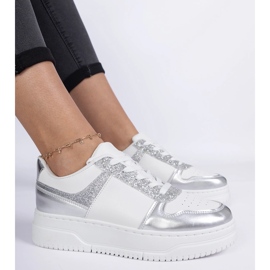 Zapatillas de deporte para mujeres plateadas en una suela gruesa plata 4