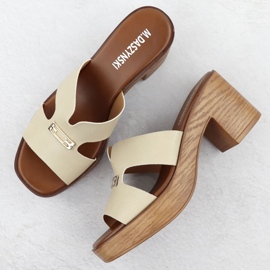 Zapatillas para mujeres en el post beige M. Daszyński MR23126-11 3