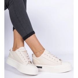 Zapatillas de deporte de material para mujeres beige en la plataforma 1