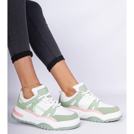 Zapatillas verdes con cordones gruesos 1