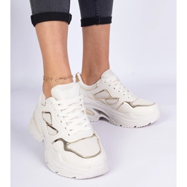 Zapatillas beige para mujeres decoradas con brillo 2