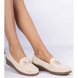 Mocasines de mujer cremosa con un acabado mate beige 3