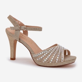 Sandalias en un alfiler con decoración y brillo D&amp;A MR1038-33 Oro dorado 4