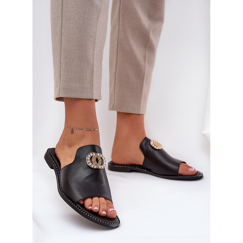 Elegantes chanclas para mujeres de cuero con decoración Zazoo 3008 Negro 2