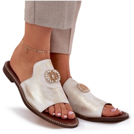 Elegantes chanclas para mujeres de cuero con un Zazoo 3008 Zloty, limpiado dorado 8