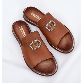 Elegantes chanclas para mujeres de cuero con decoración Zazoo 3008 Camel marrón 6