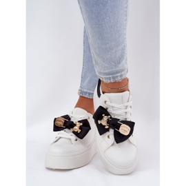Zapatillas de deporte para mujeres con arco y un broche con un oso de peluche blanco y blanco 2 Zapatillas de deporte para mujeres con arco y un broche con un oso de peluche blanco y blanco 2