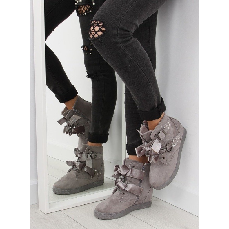 Gris A-79 Deportivas grises 1 Gris A-79 Deportivas grises 1