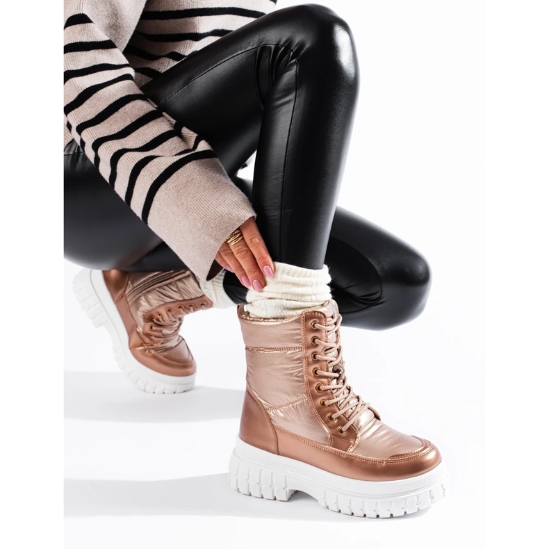 Botas de nieve doradas con cordones para mujer. dorado 2