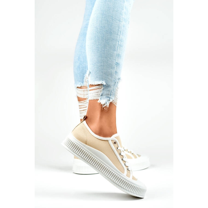 Zapatillas bajas con suela blanca, beige 2667BE 2