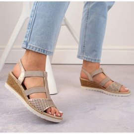 Sandalias slip-on de mujer cómodas con cuña, oro rosa Remonte R6265-31 dorado 9