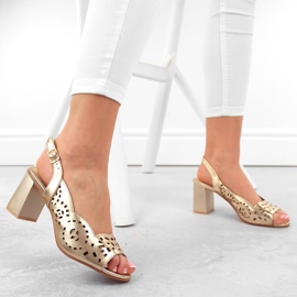 Sandalias de mujer de charol dorado calado y tacón alto, Sabatina 730-3 2