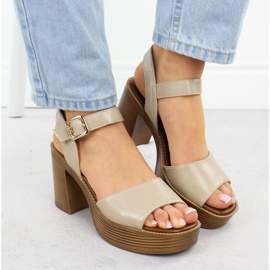 Sandalias de mujeres en el post beige M. Daszyński MR24146-2 6