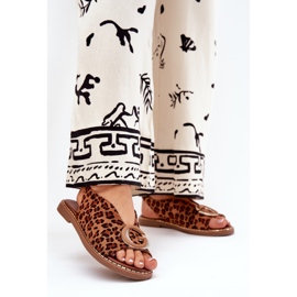 Sandalias planas con decoración estampado de leopardo marrón 2
