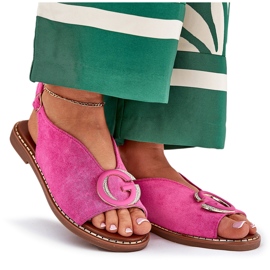 Sandalias planas con una decoración rosa rosado 9