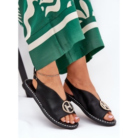 Sandalias planas y elegantes con una decoración negra negro 5