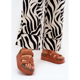 Zapatillas en la plataforma de camello masiva marrón 2