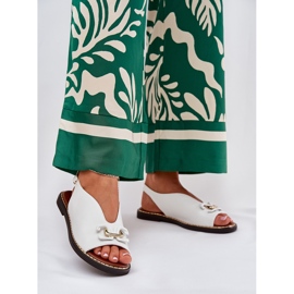 Sandalias de cazón plano con decoración Eco de cuero blanco 2