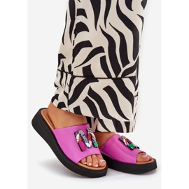 Vinceza Flip de cuero para mujeres con un adorno de fucsia rosa 1