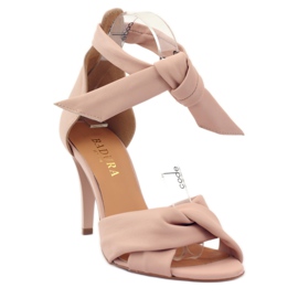Sandalias de mujer Badura 4650 en color salmón rosado 1