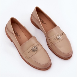 Mocasillas para mujeres elegantes hechas de cuero Vinceza natural 18100 beige 8