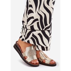 Jezzi Flip Flip Flip Flip en una cuña de cuero anchoico con una decoración dorada dorado 1 Jezzi Flip Flip Flip Flip en una cuña de cuero anchoico con una decoración dorada dorado 1