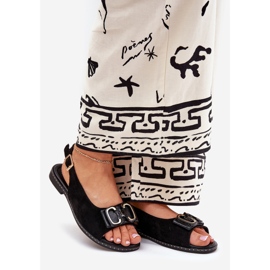 Jezzi Sandalias planas con decoración Eco Suede Negro 1 Jezzi Sandalias planas con decoración Eco Suede Negro 1