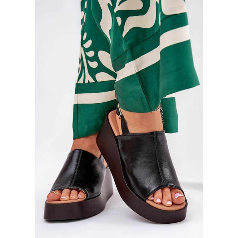 Jezzi Sandalias para mujeres con cuero ecológico en la plataforma y cuñas negras negro 2